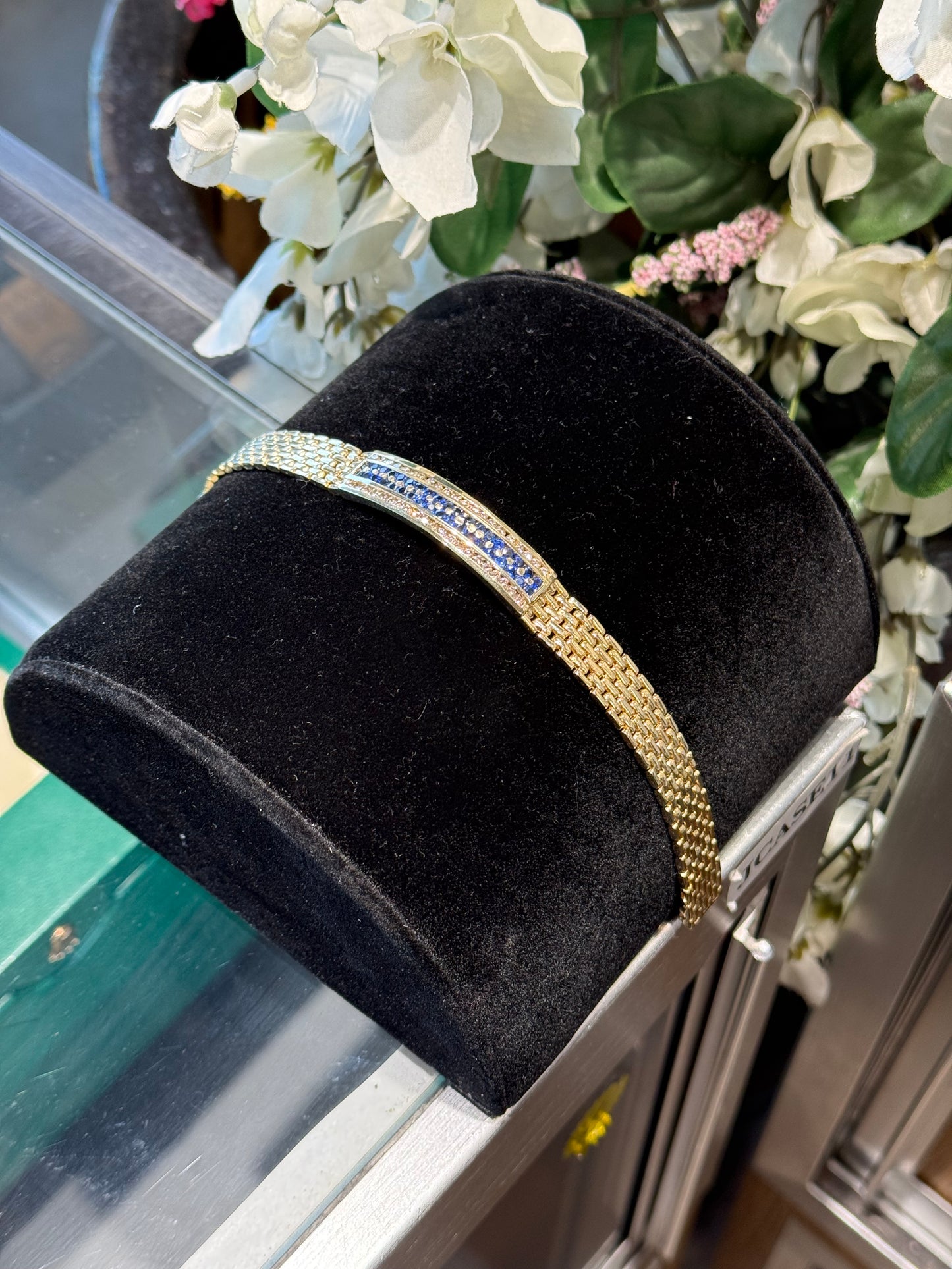 Gold bracelet