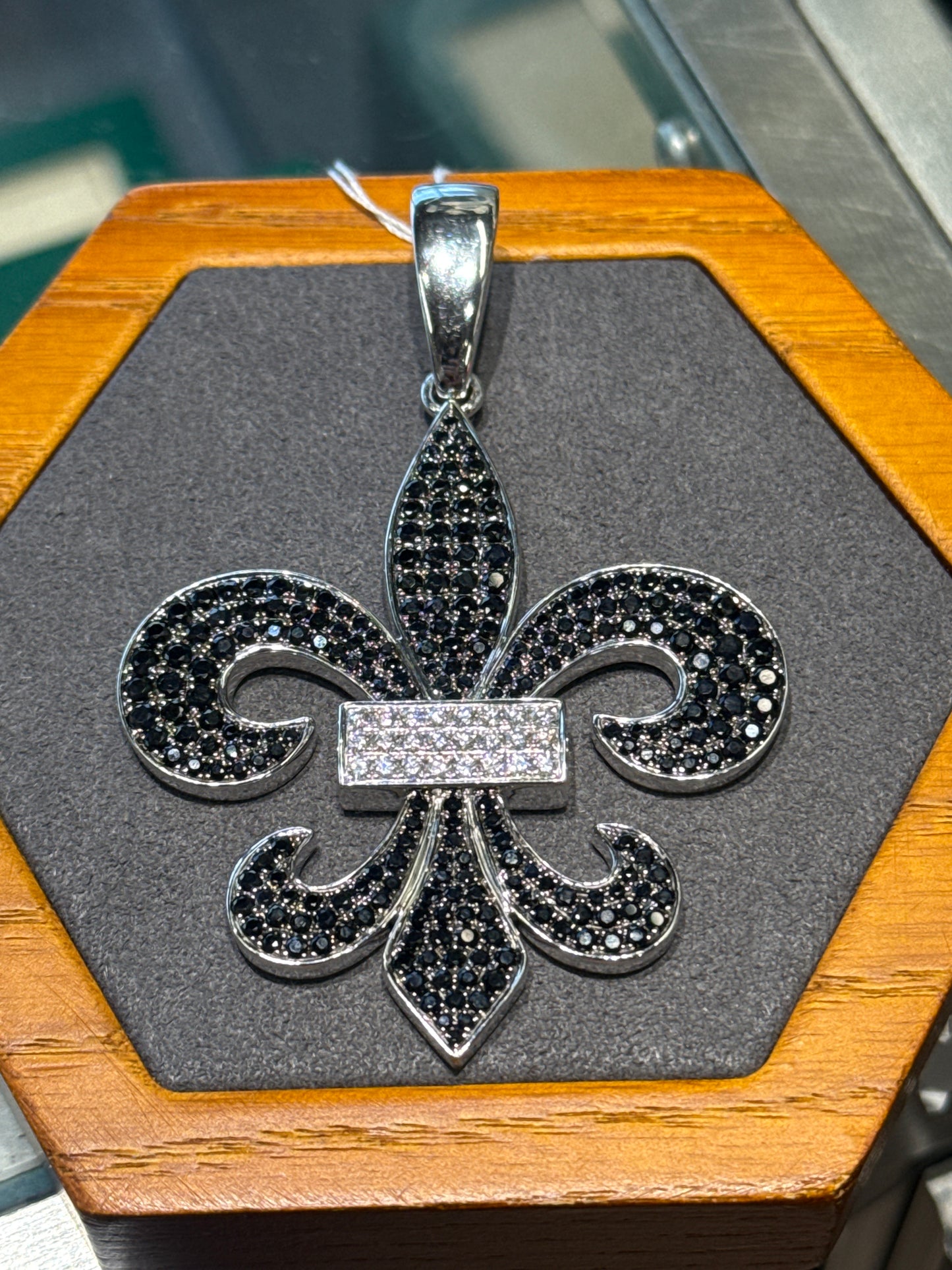 Flour-De-Lis Charm