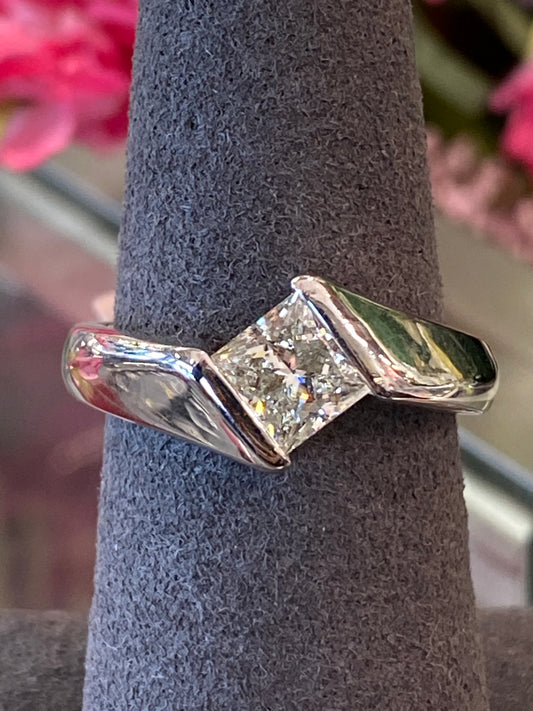 14k White Gold Diamond Ring