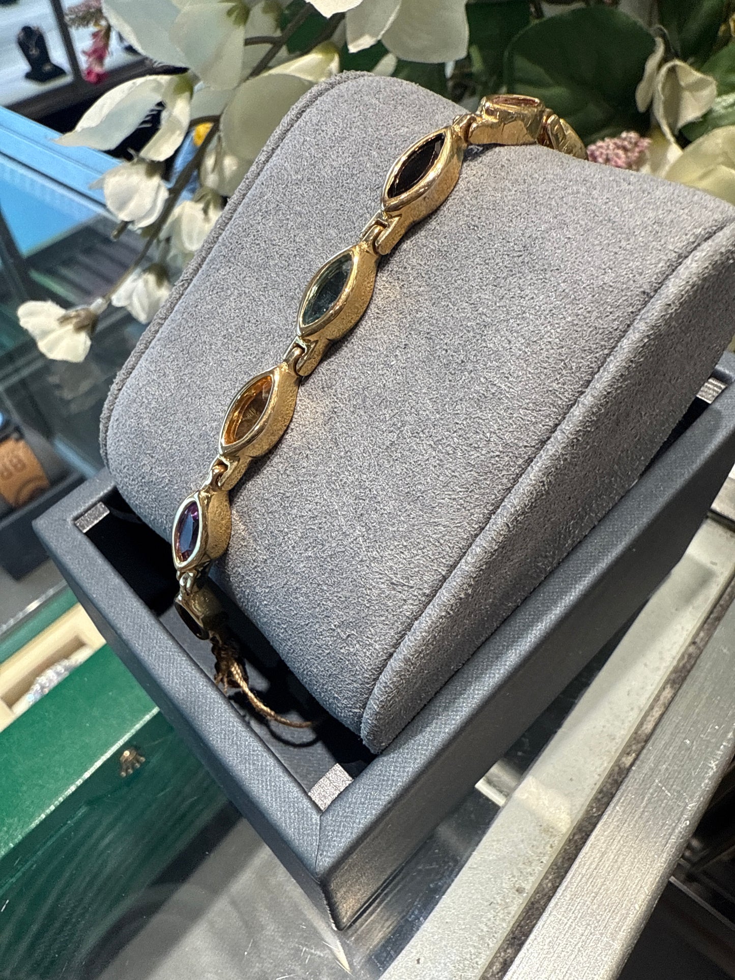 Gold bracelet