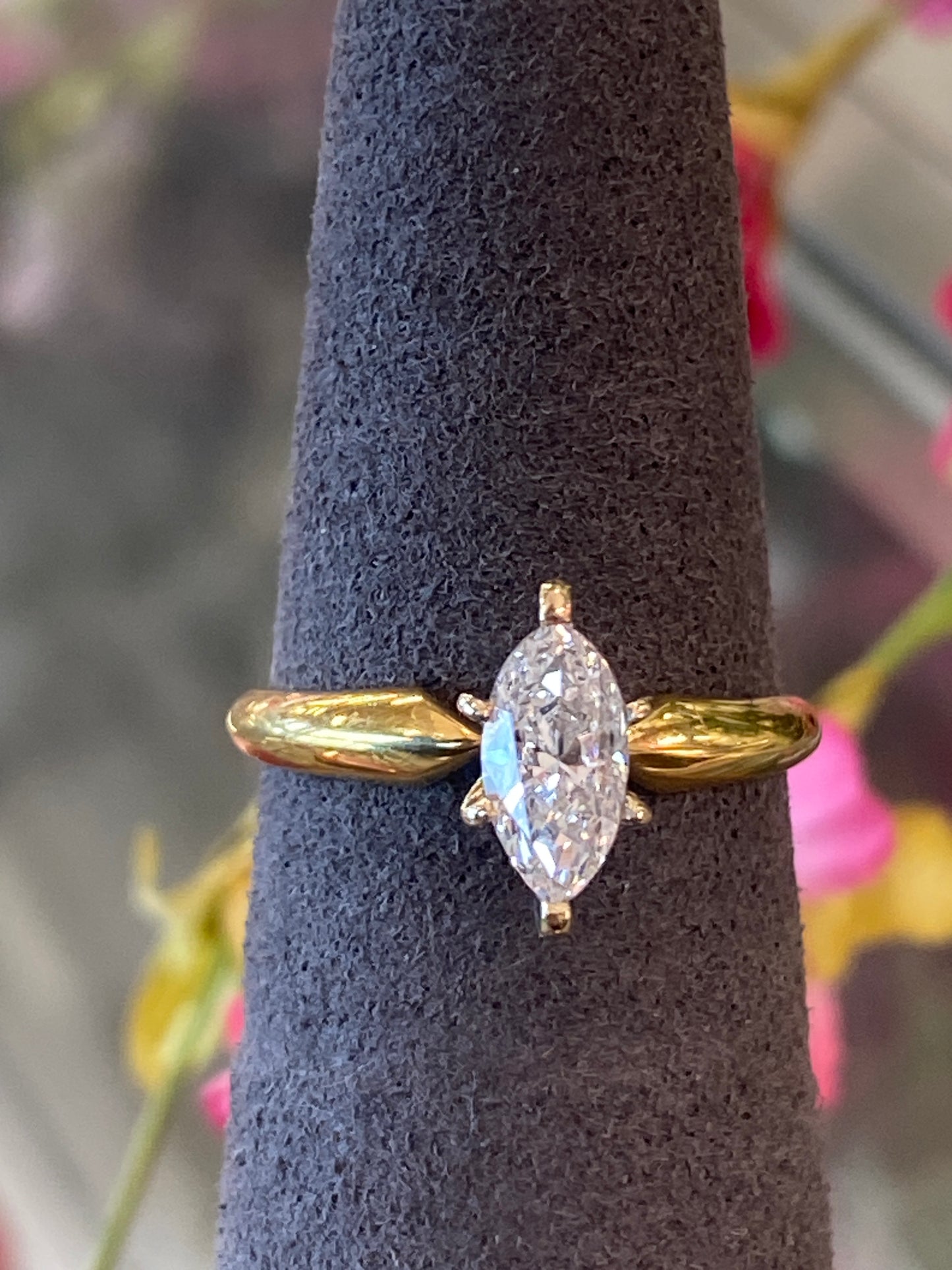 18k Yellow Gold Diamond Engagement Ring
