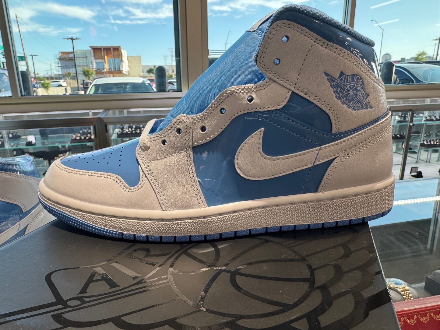 Jordan 1 Mid Legend Blue SZ:8.5