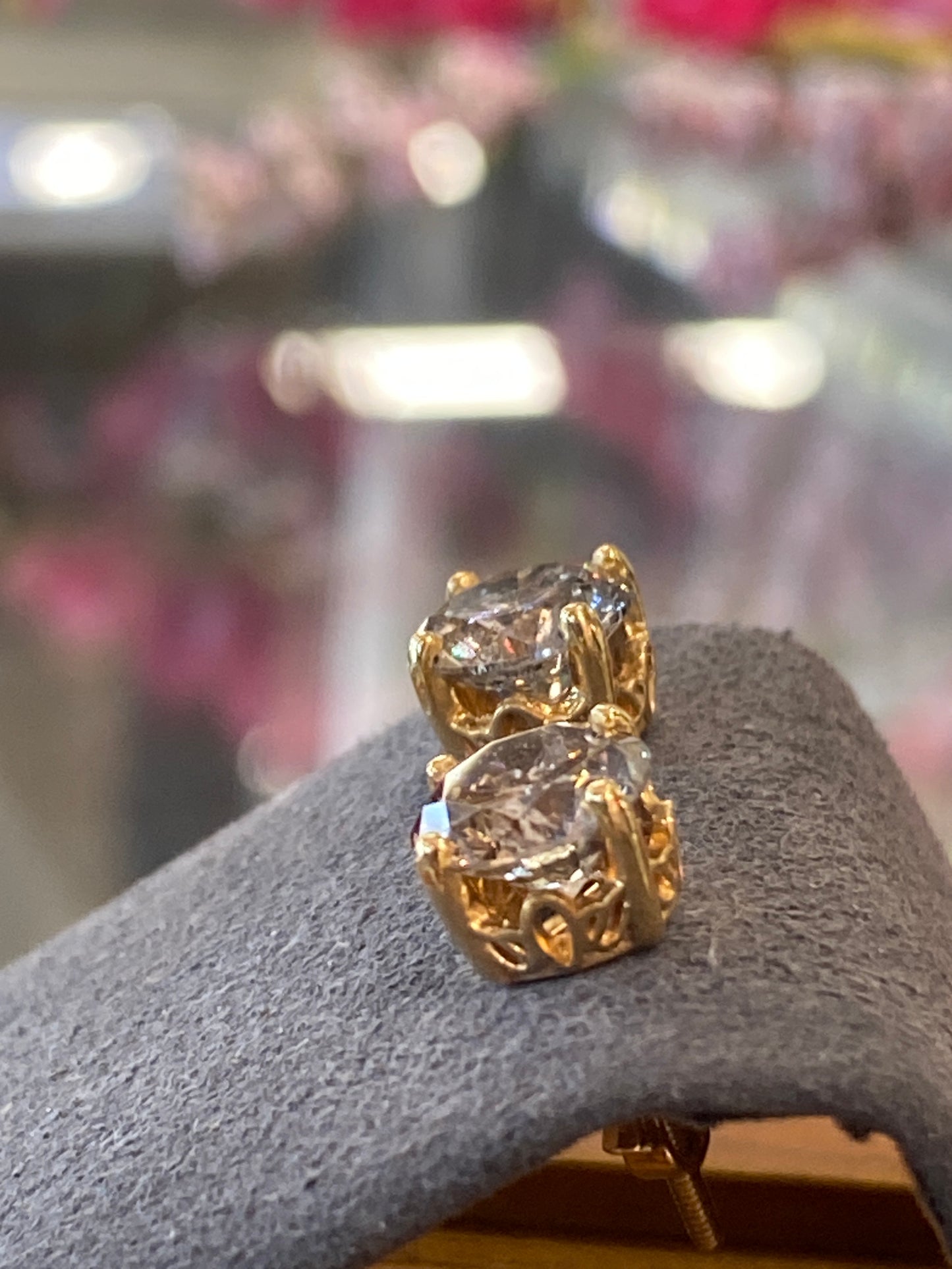 18k Yellow Gold Diamond Stud Earrings