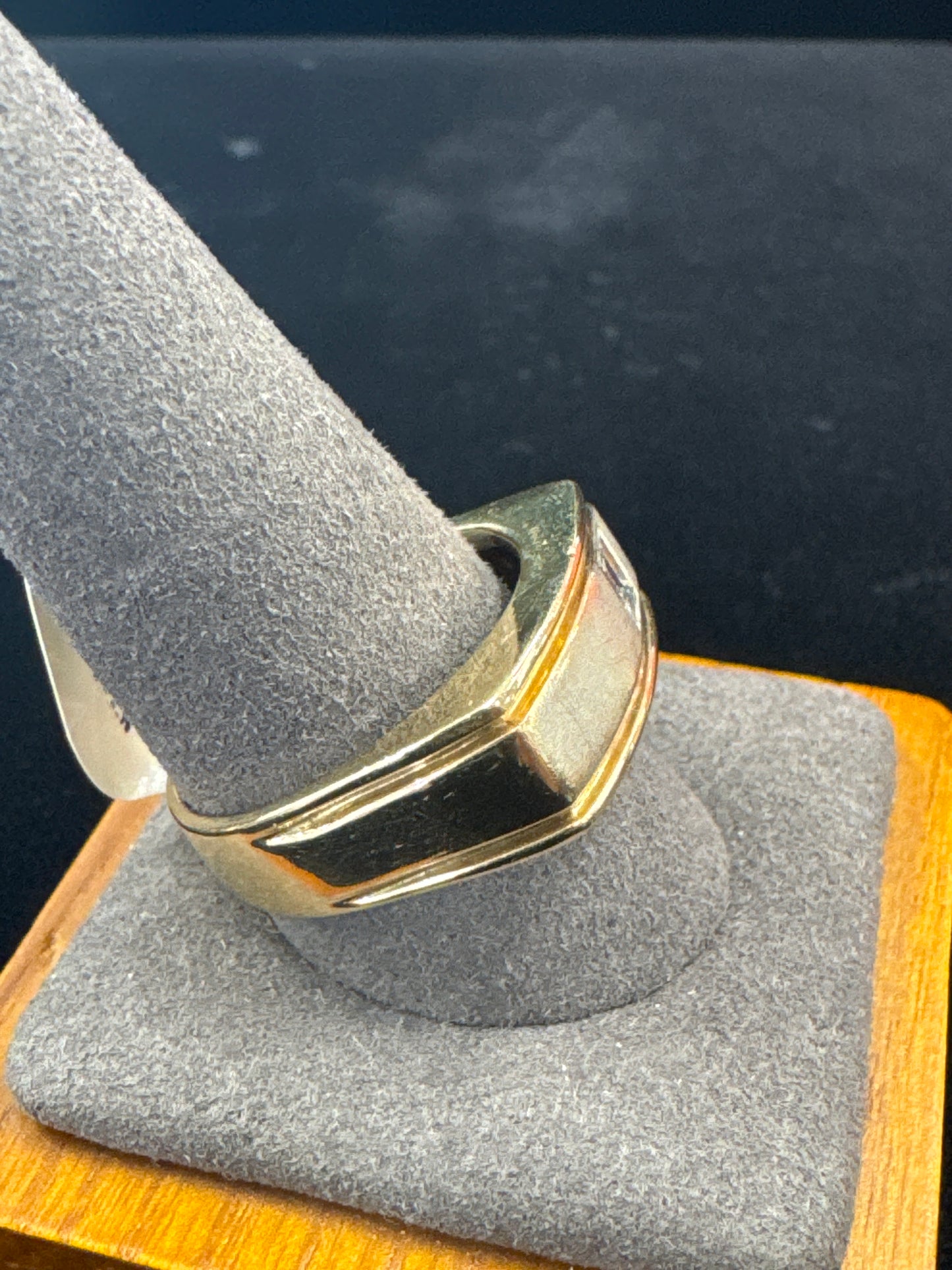 Men’s two tone gold ring