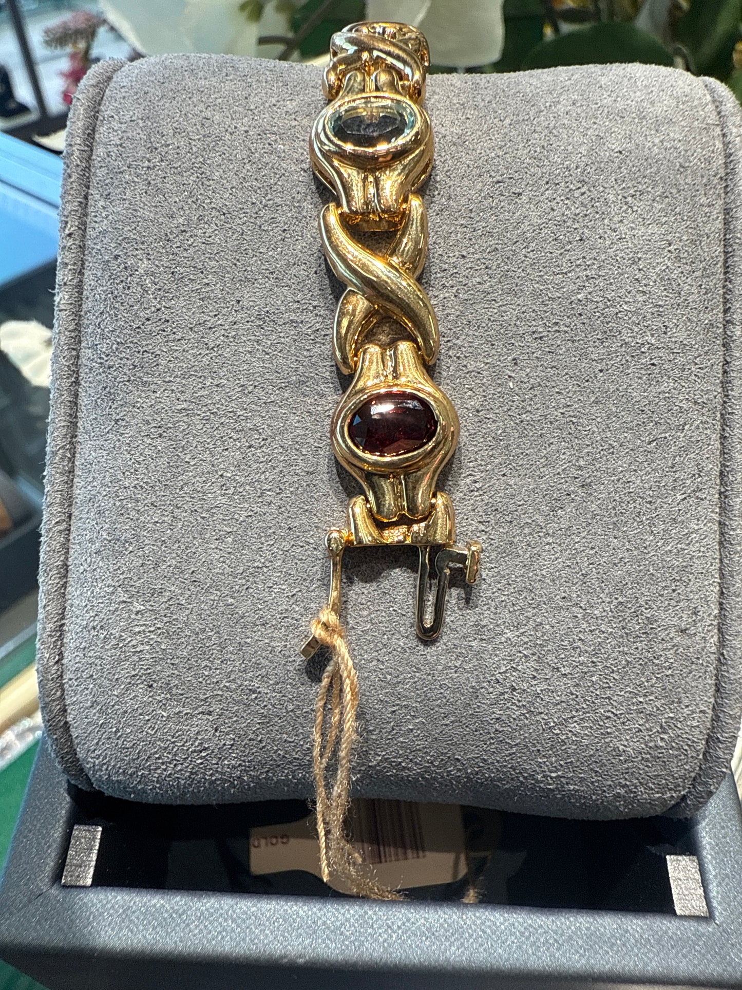 Gold bracelet