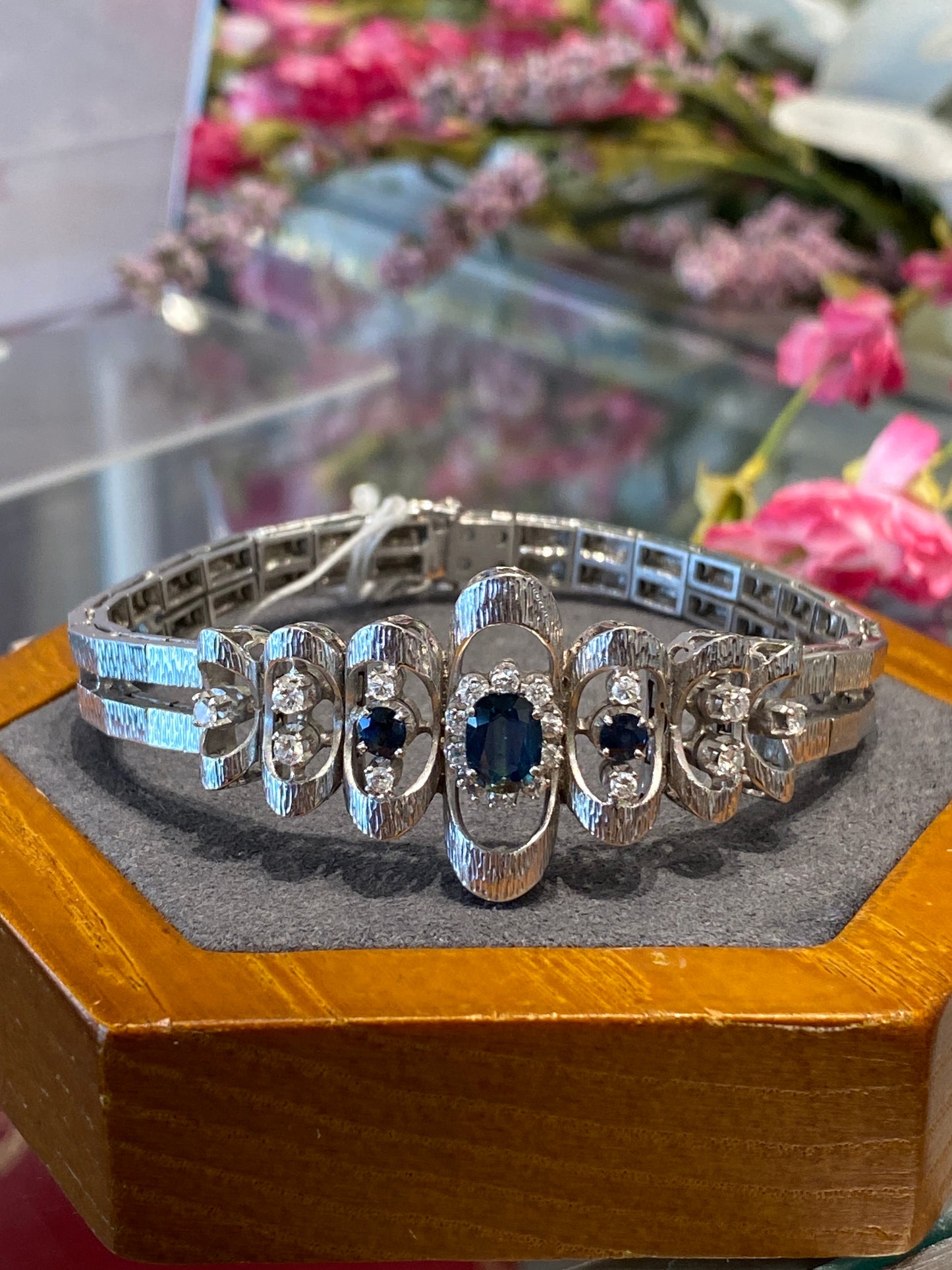 18k White Gold Diamond & Blue Sapphire Bracelet