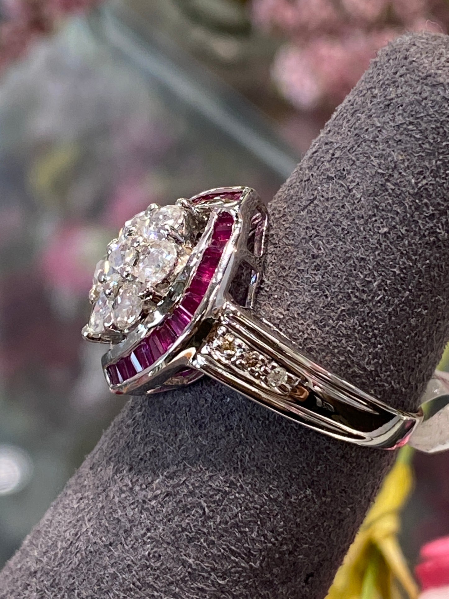 18k White Gold Ring With Diamonds & Red Stones