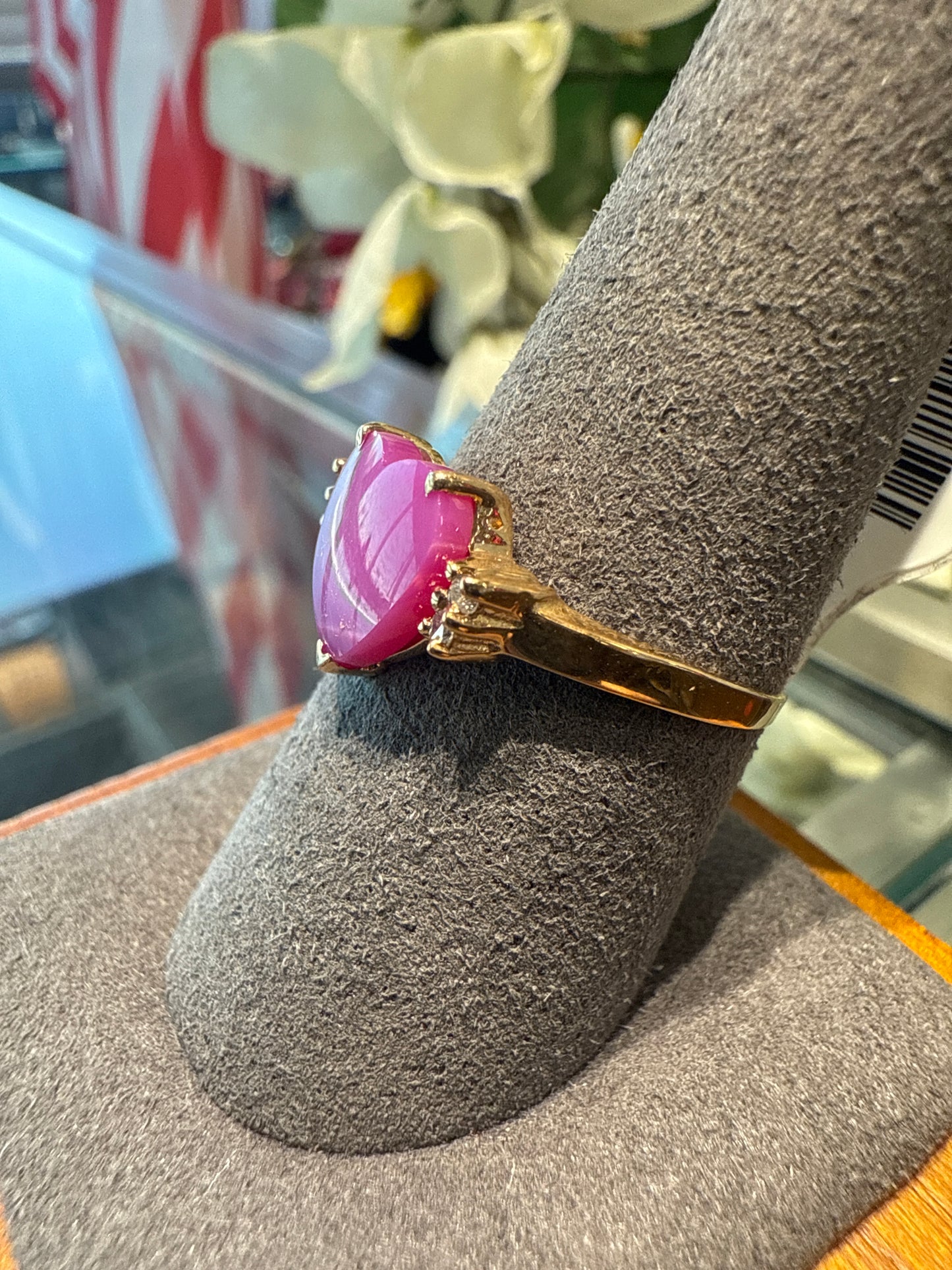 Gold heart ring