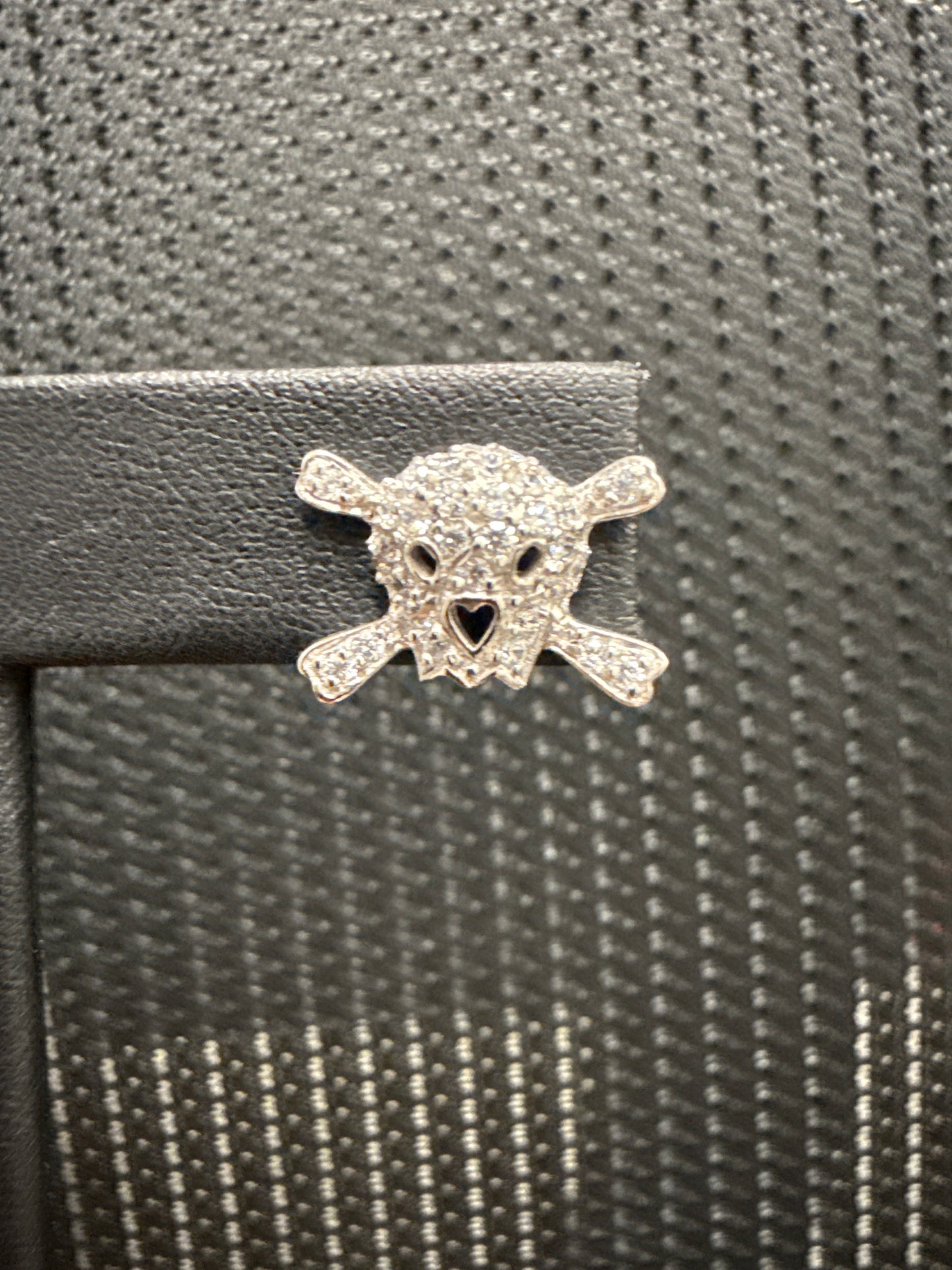 Skull earrings