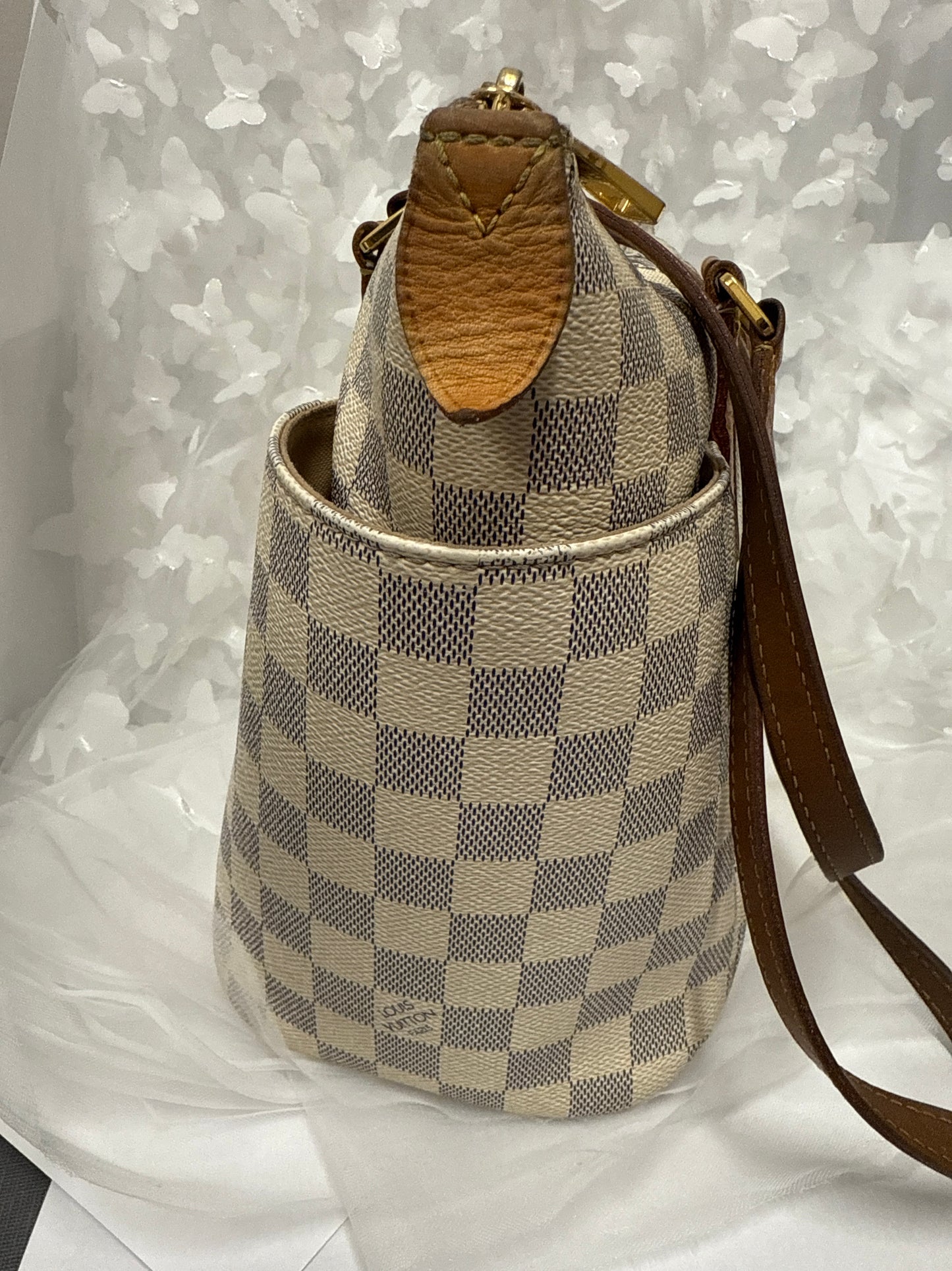 Hand bag