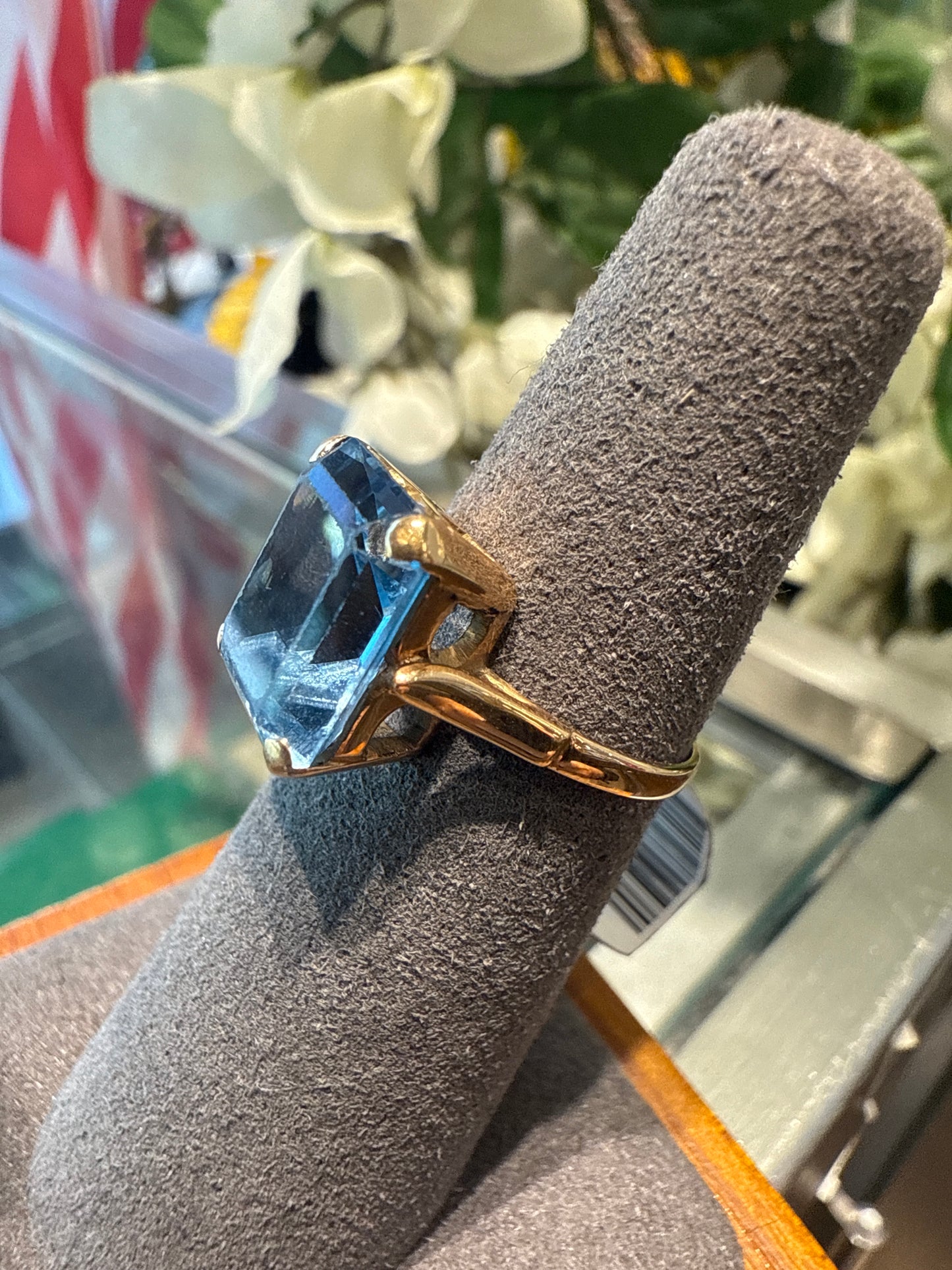 Gold ring