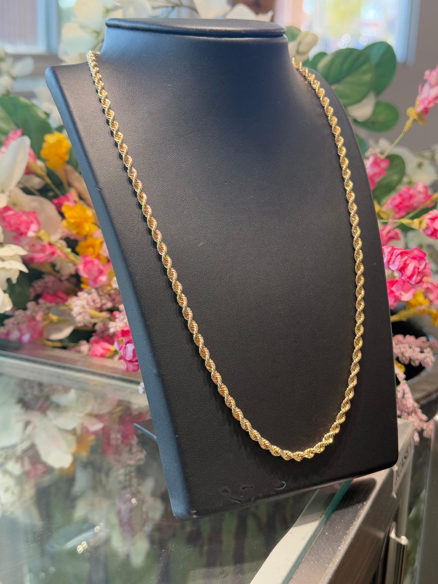 Gold rope chain