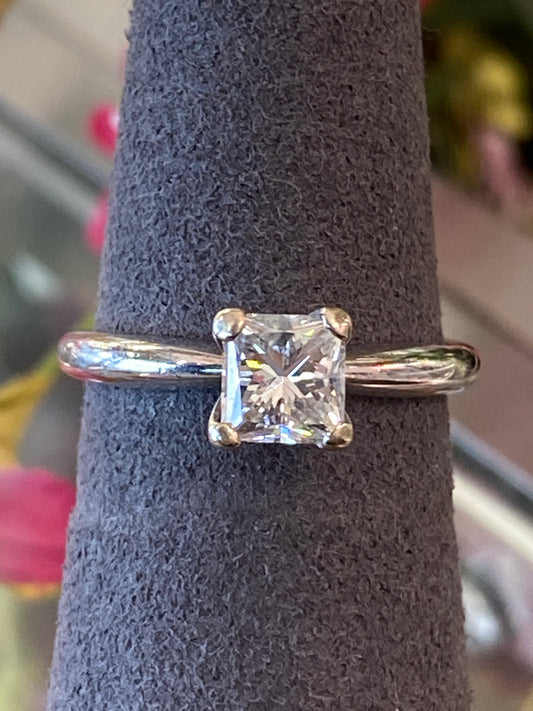 14k White Gold Diamond Engagement Ring