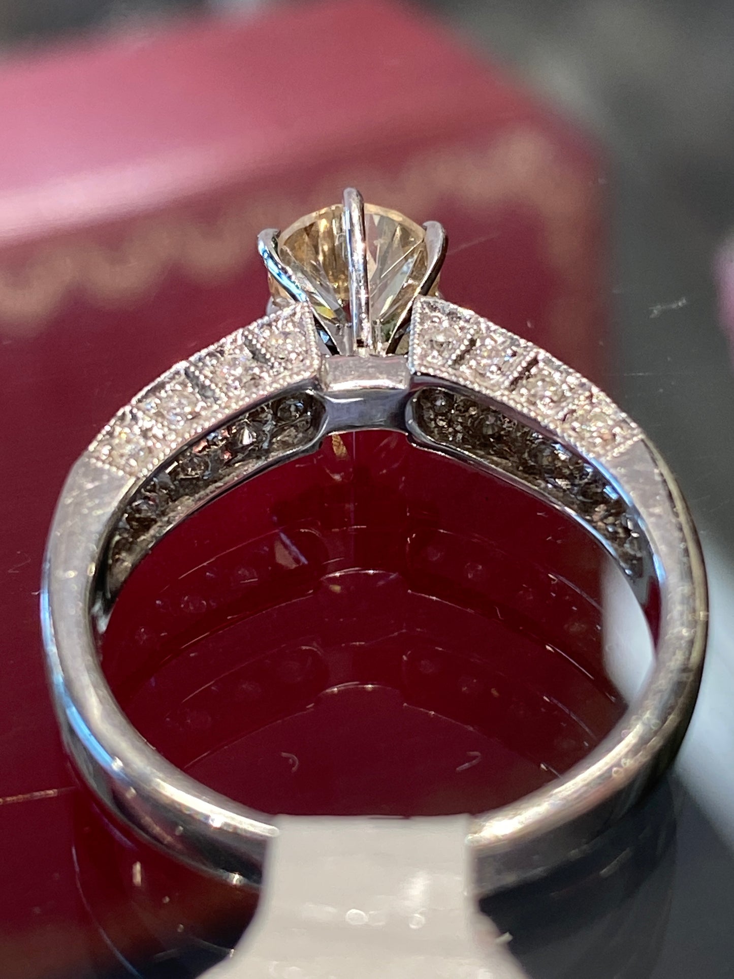 18k White Gold Diamond Engagement Ring