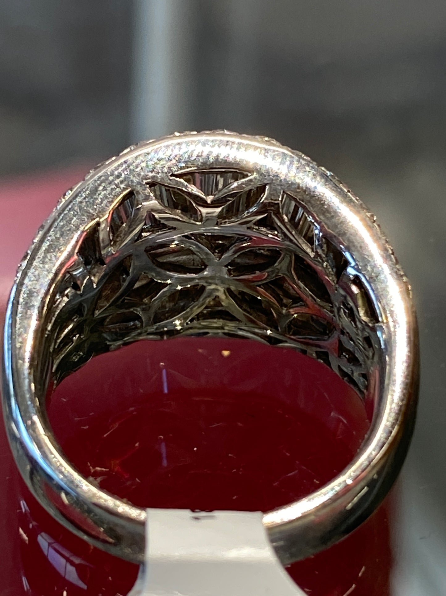 18k White Gold Diamond Band