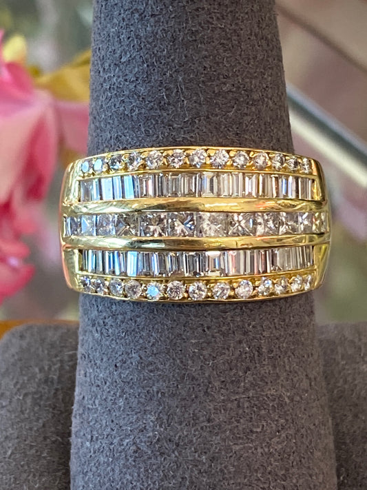18k Yellow Gold Diamond Band