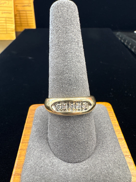 Gold/diamond Band