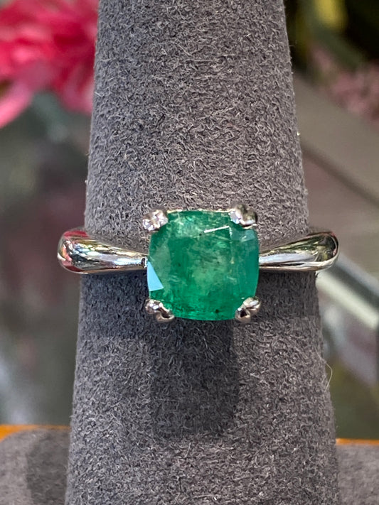 14k White Gold Emerald & Diamond Ring