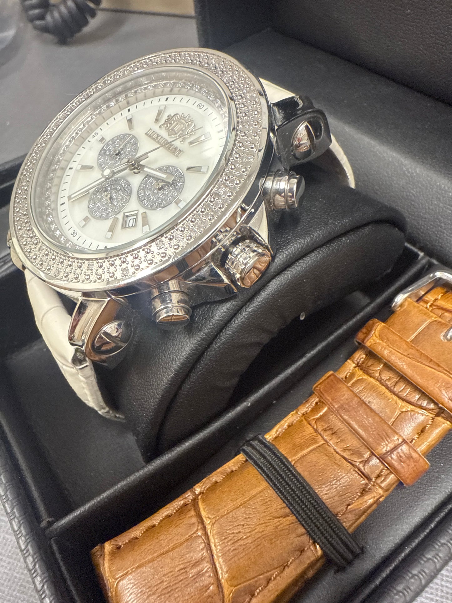 Luxurman Wristwatch