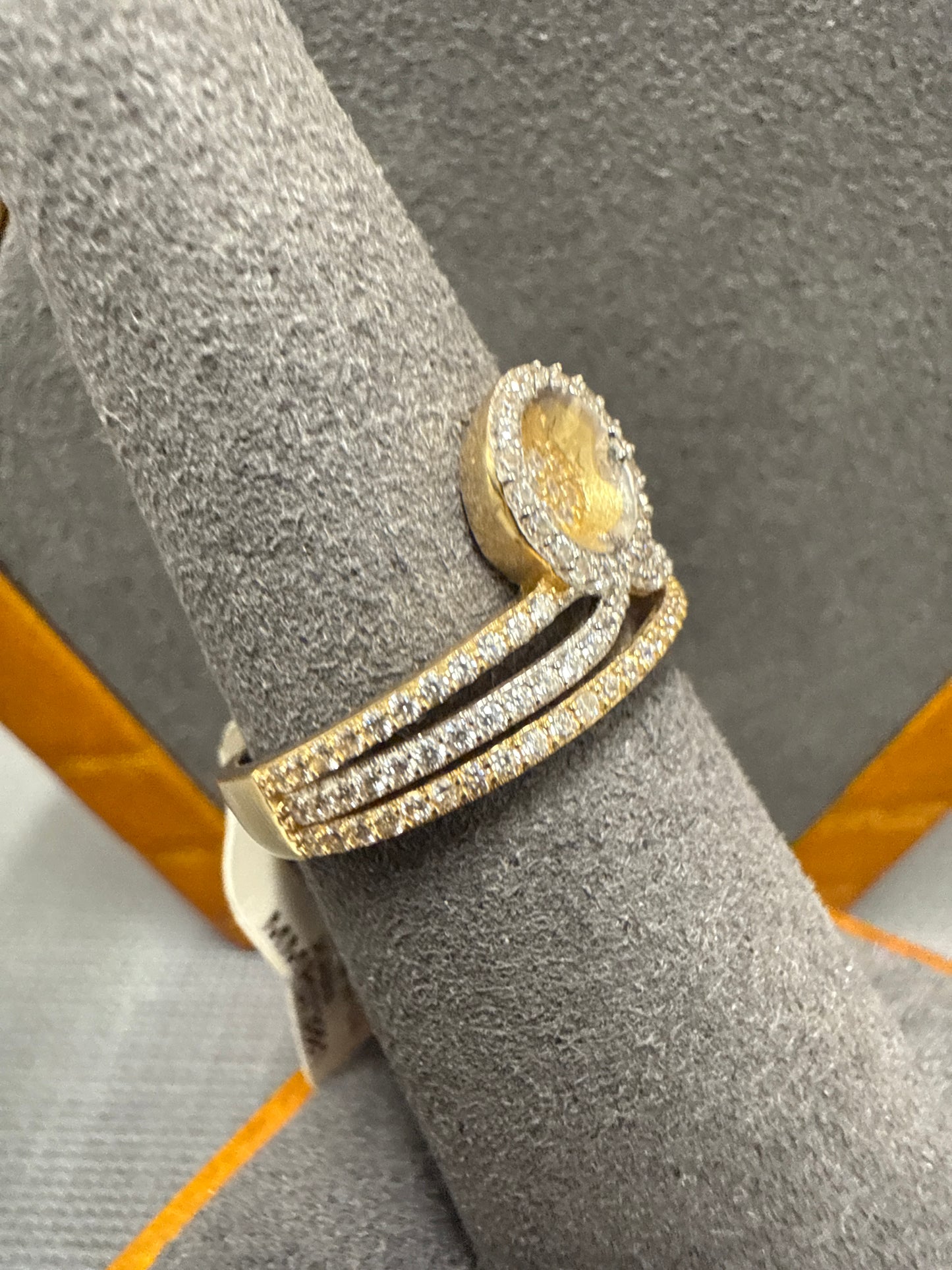 Gold crown ring