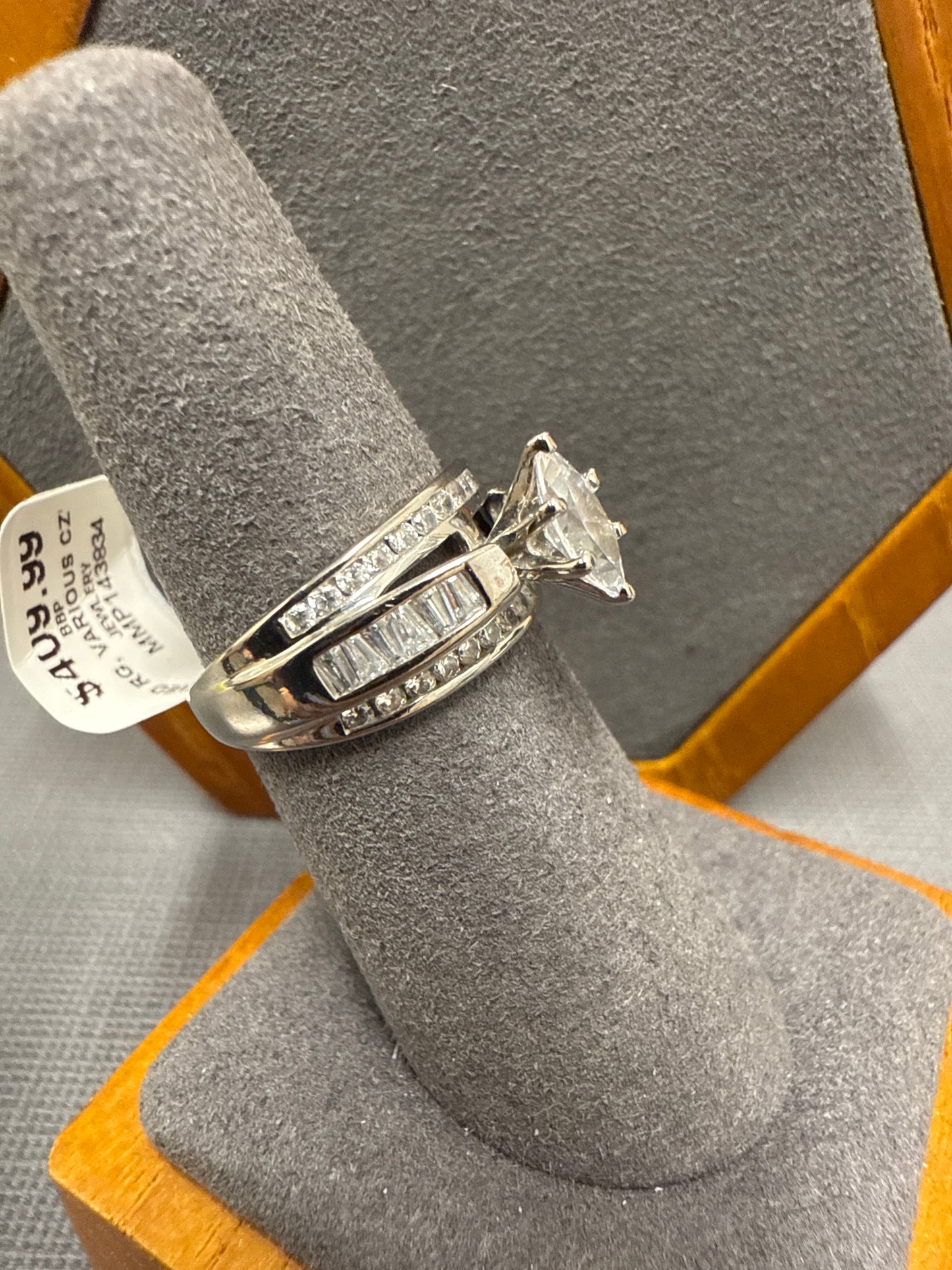 White gold ring