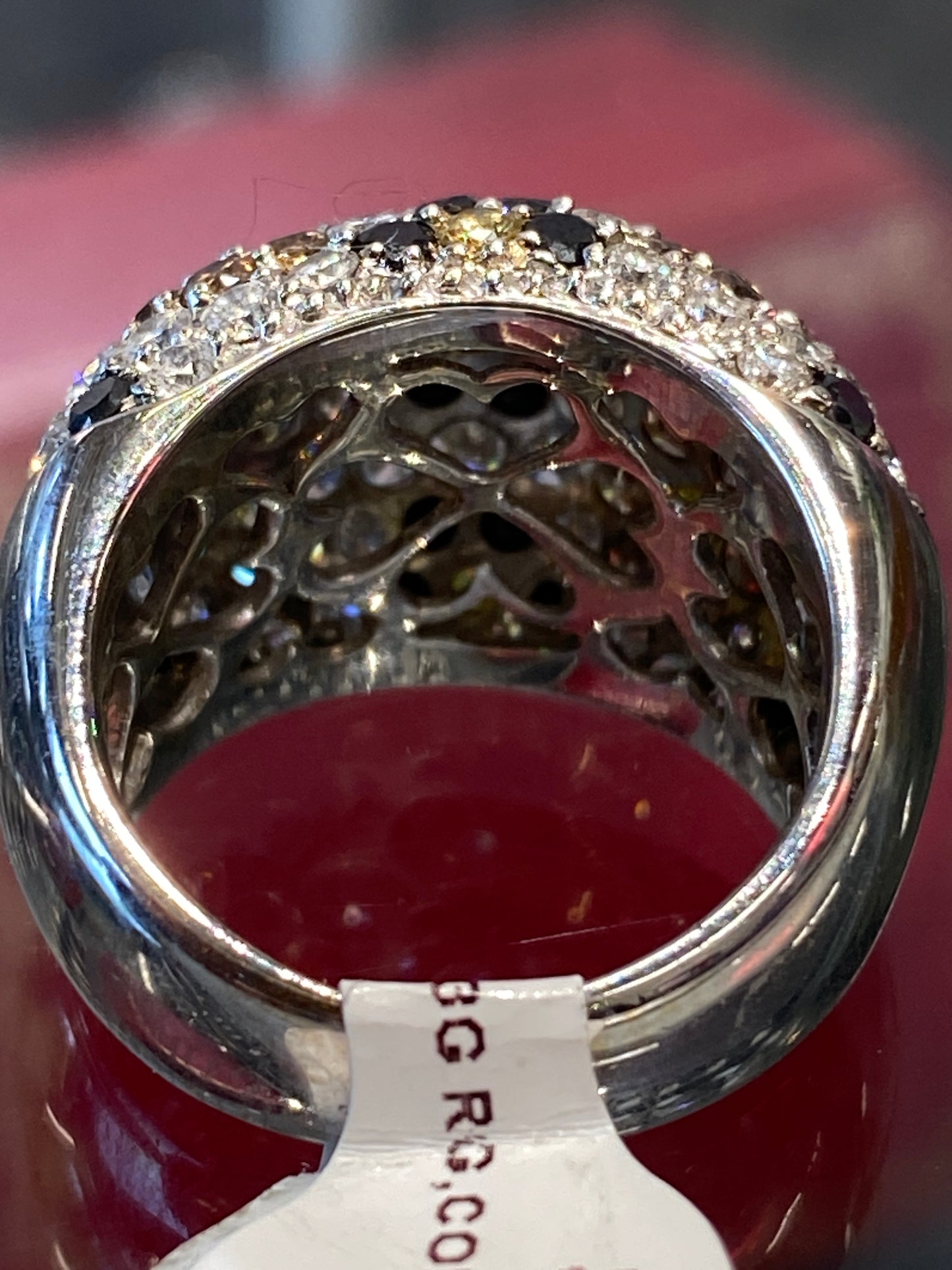 18k White Gold Diamond Ring