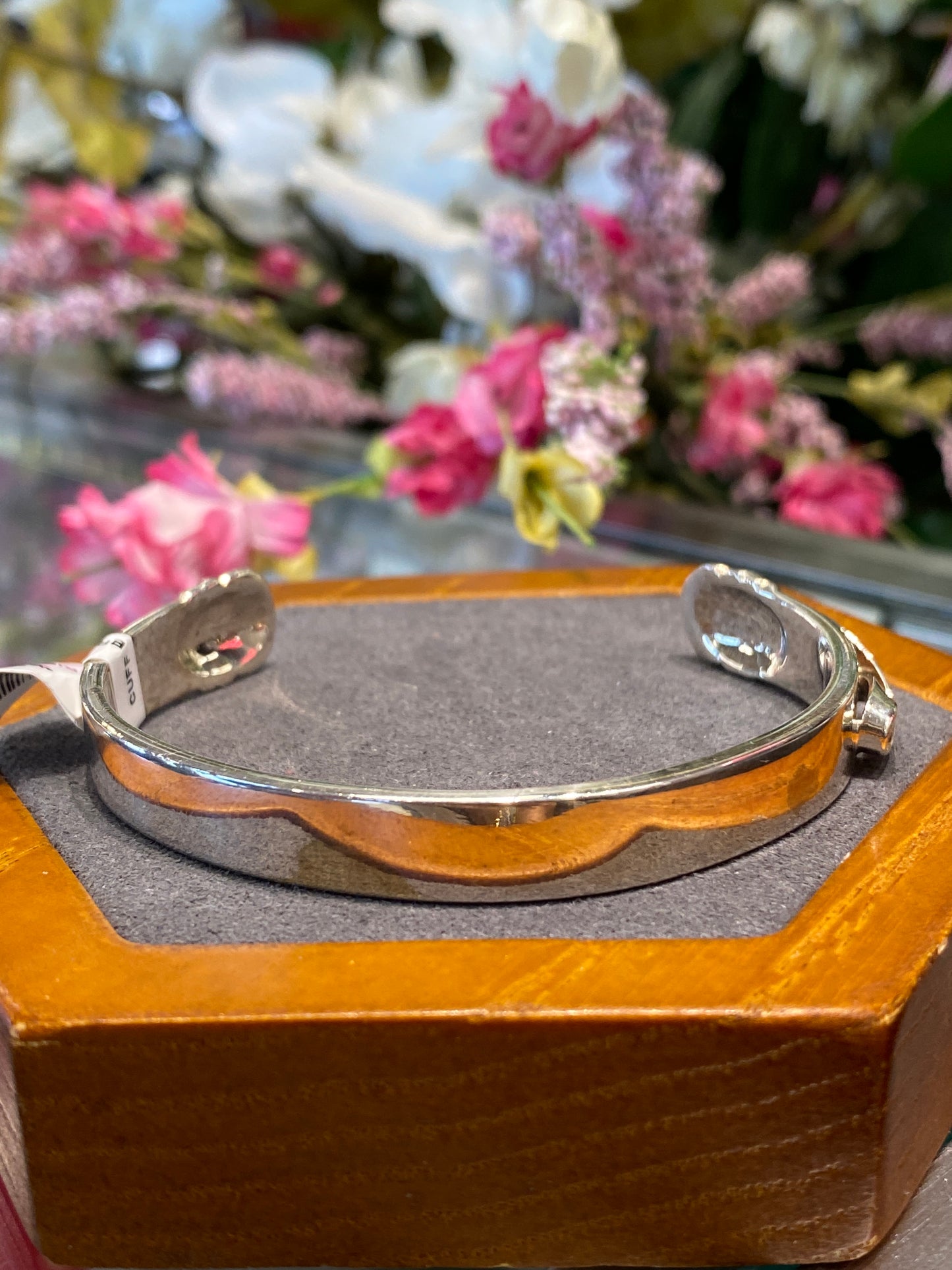 Silver Cuff Bracelet With Ribbon Design