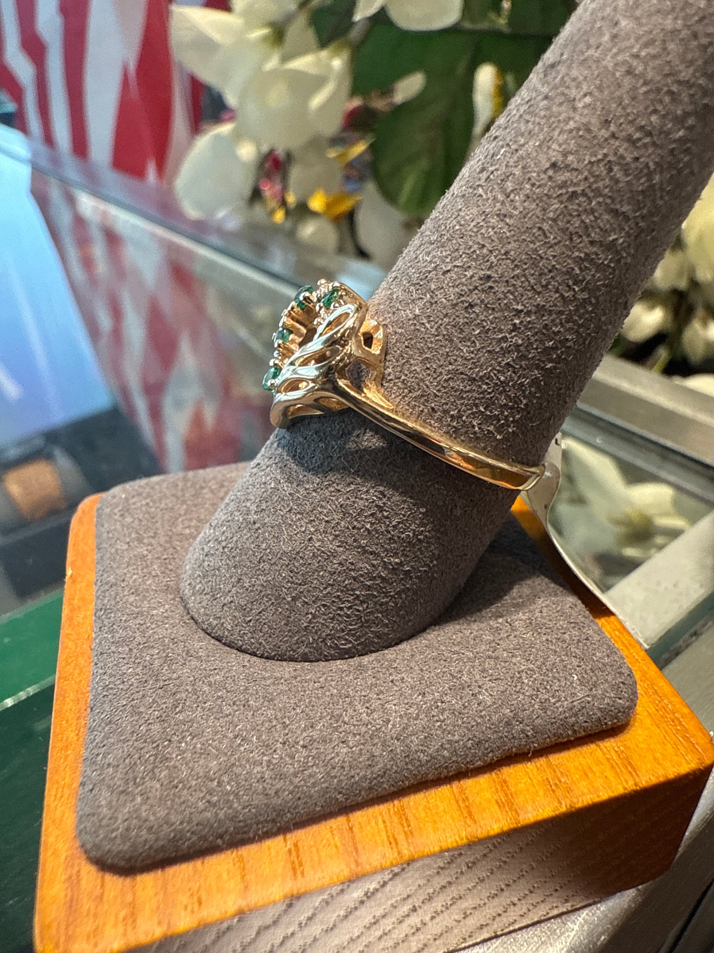 Gold heart ring