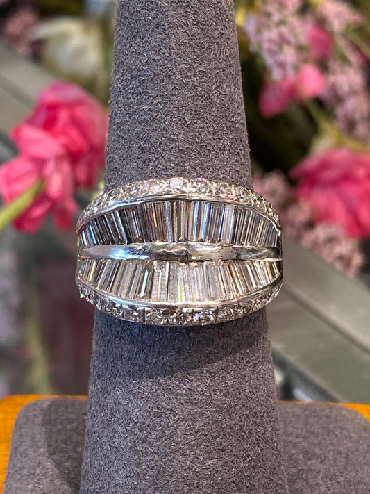 18k White Gold Diamond Band