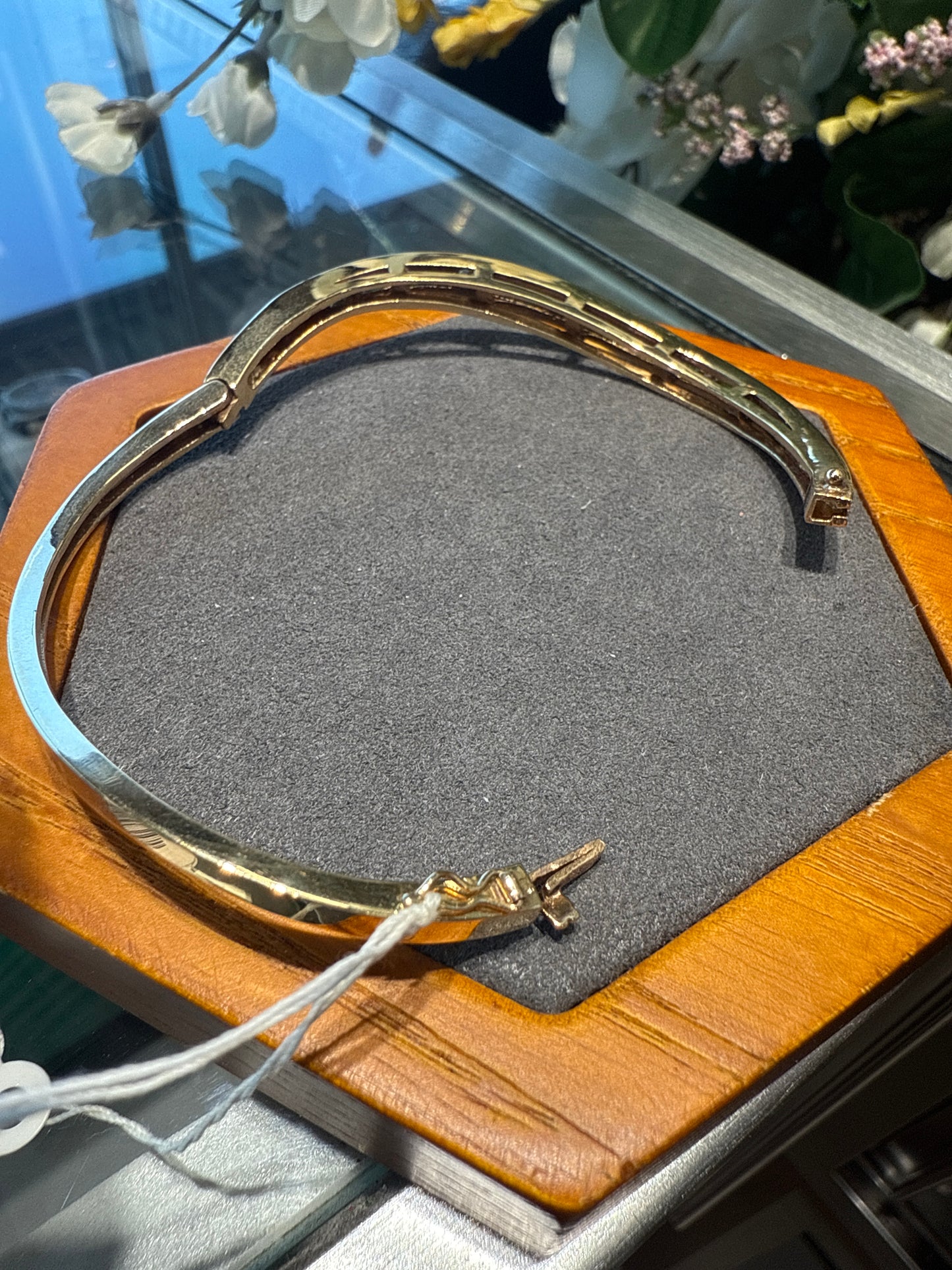 Gold bangle bracelet