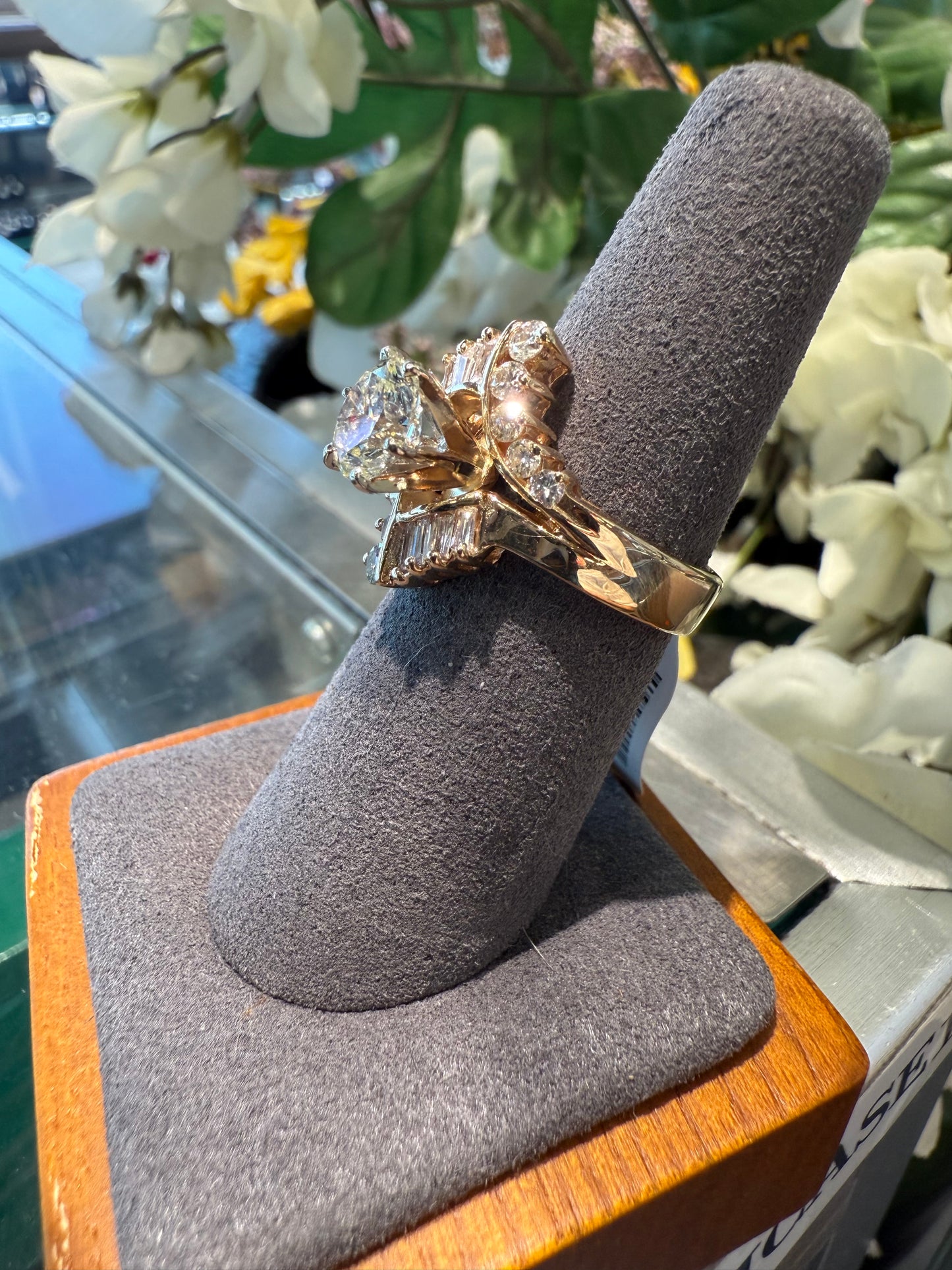 Gold diamond ring