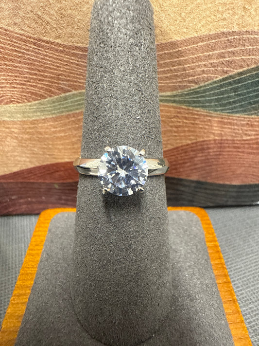 Silver solitaire ring