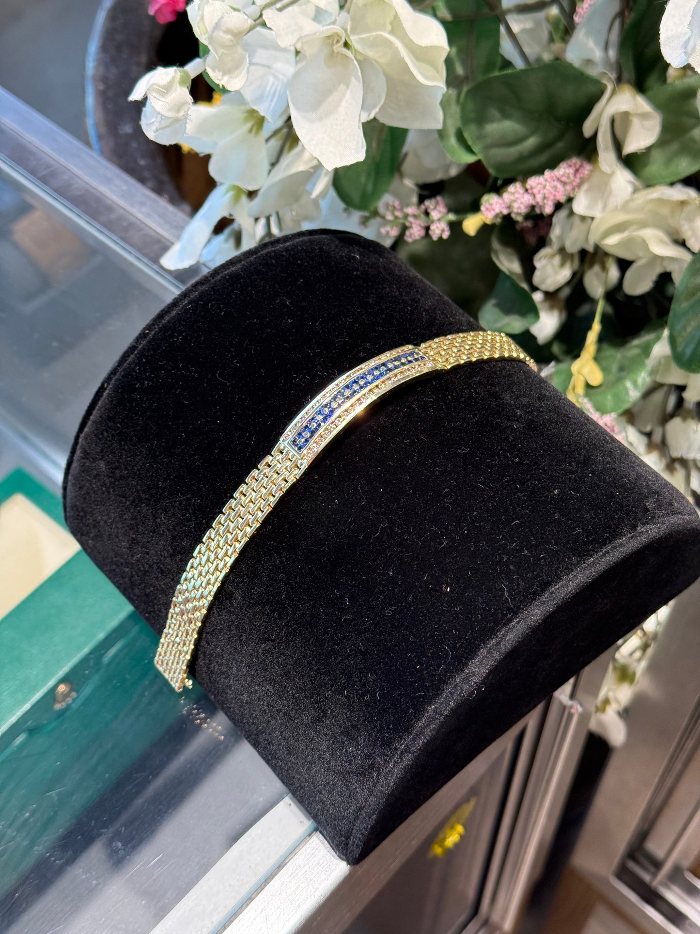 Gold bracelet
