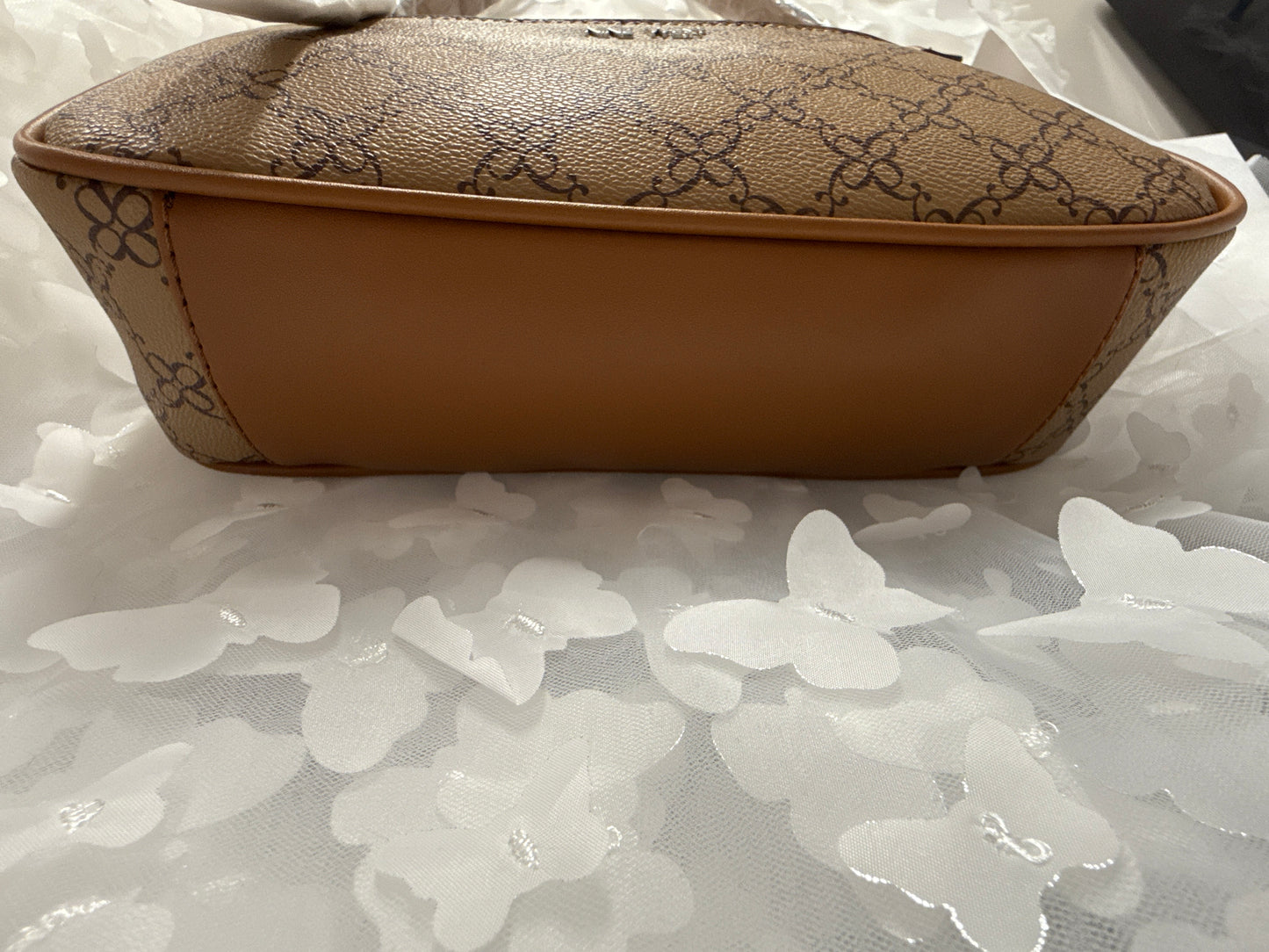 Hand bag