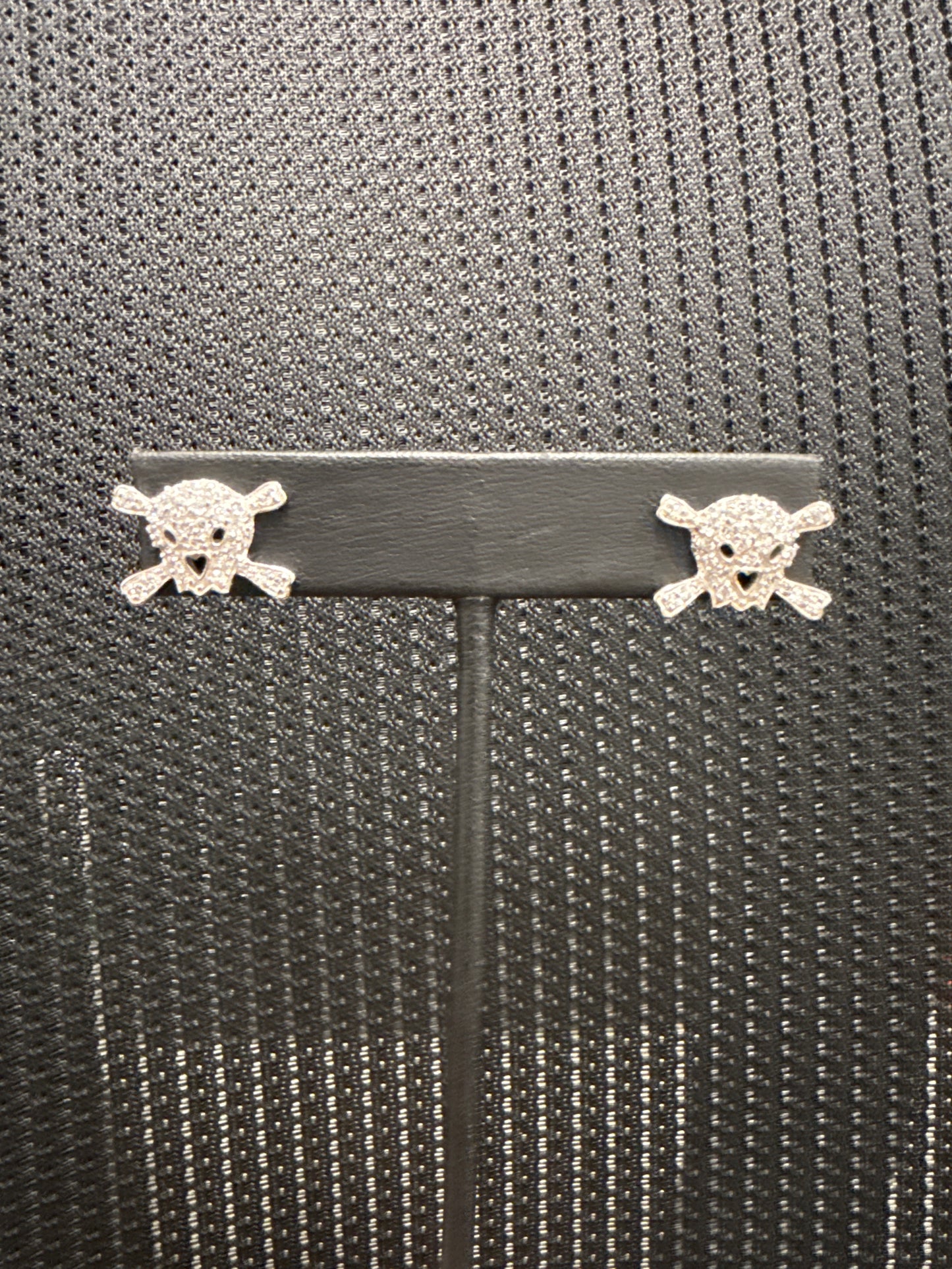 Skull earrings
