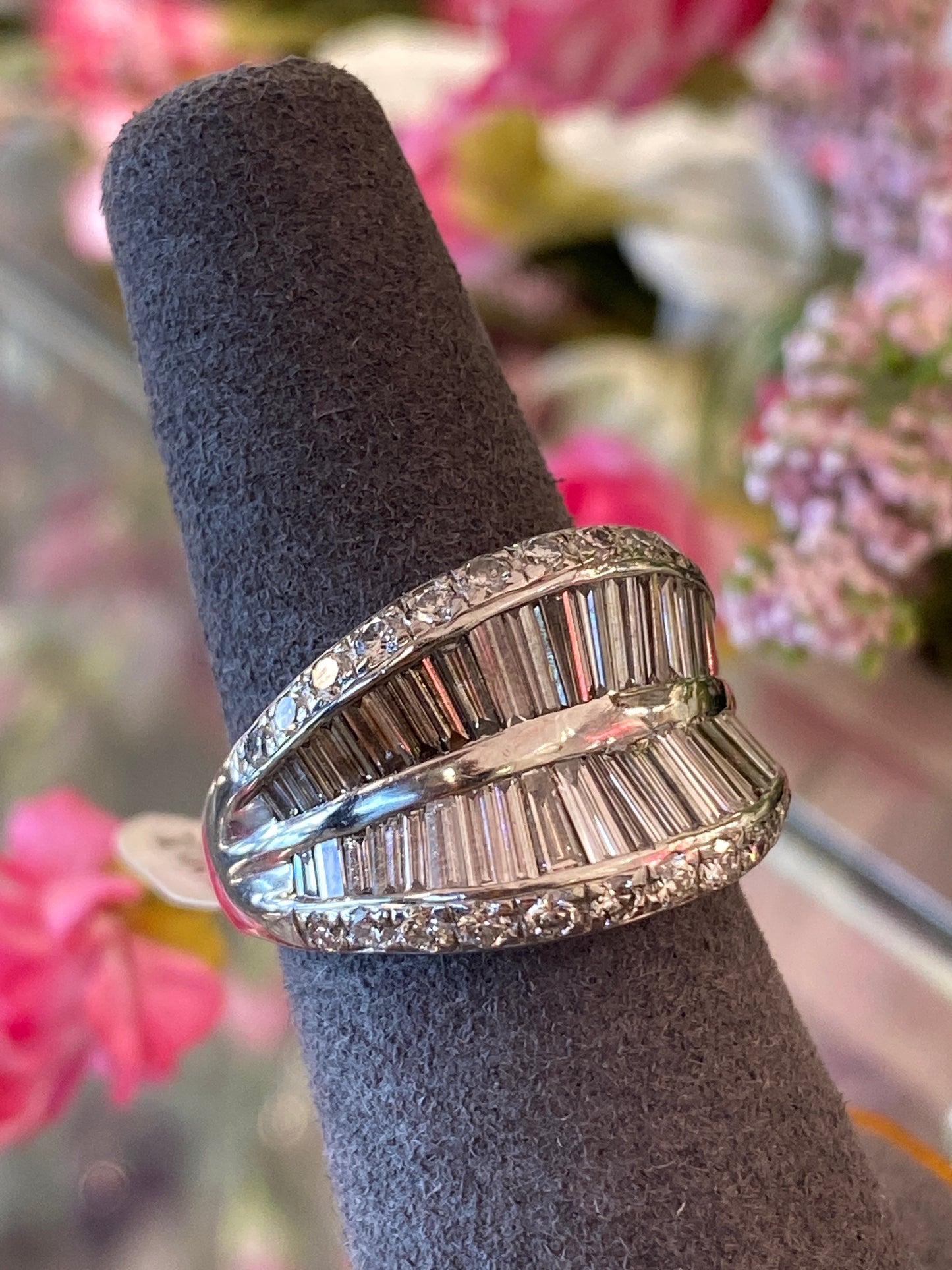18k White Gold Diamond Band