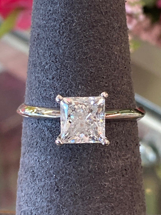 14k White Gold Diamond Engagement Ring