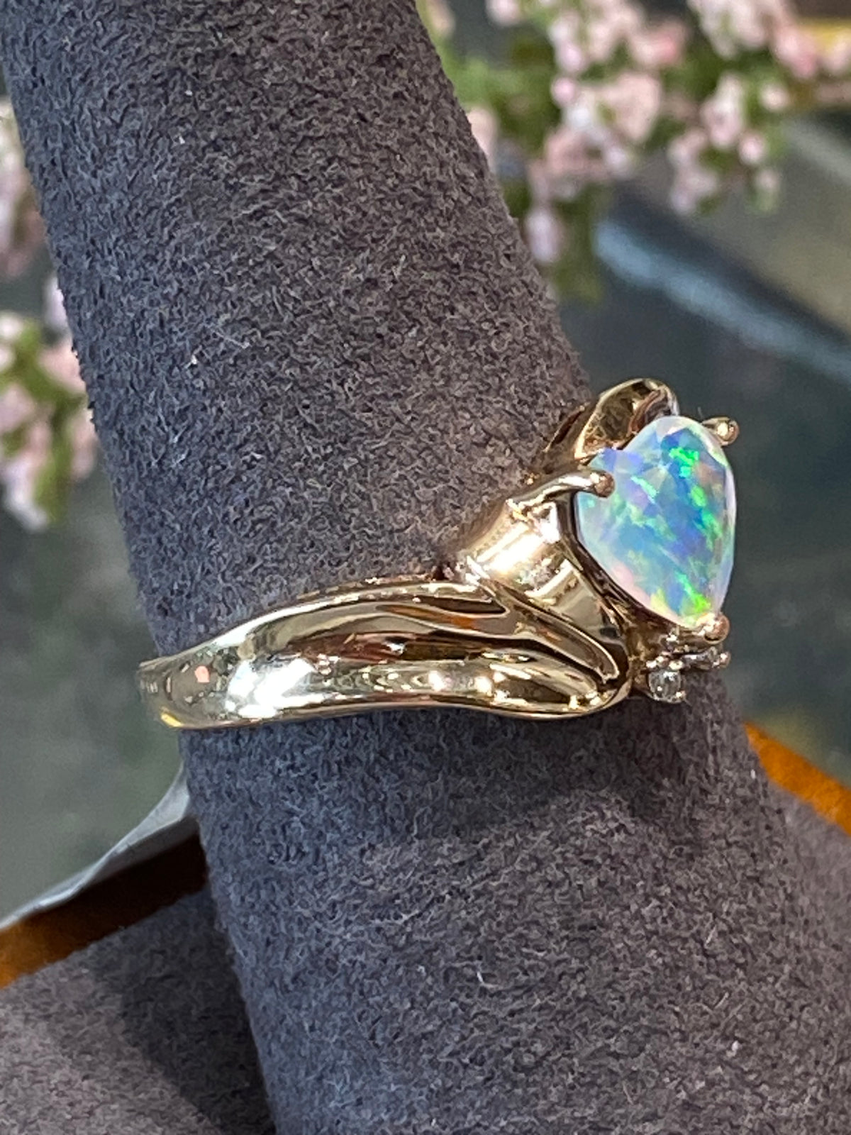 10k Yellow Gold Heart Ring