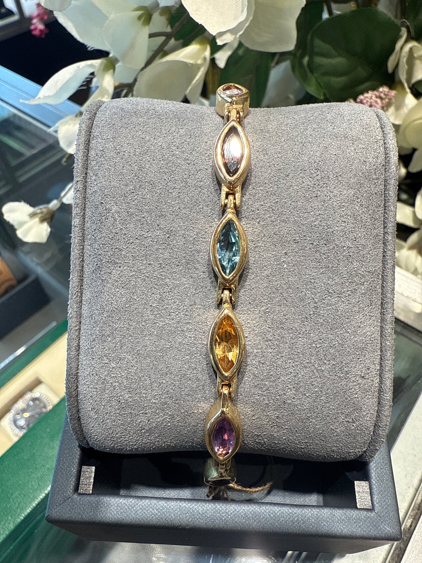 Gold bracelet