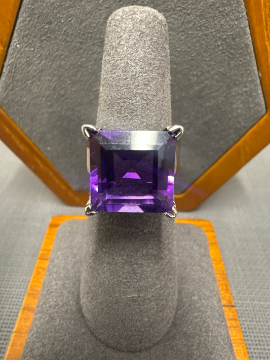 White gold ring
