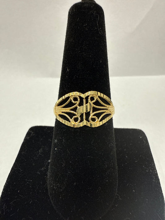 Lady’s gold ring