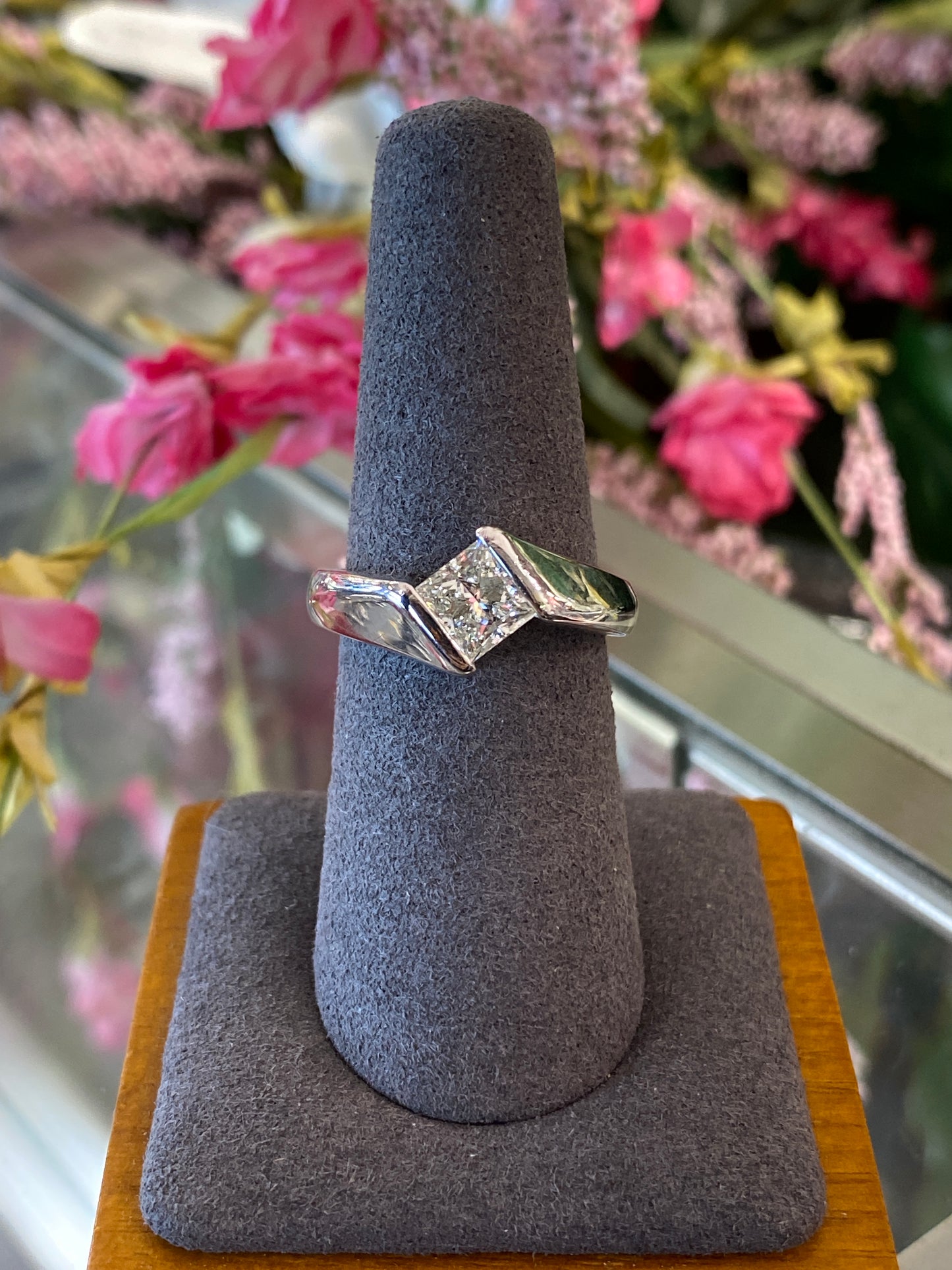 14k White Gold Diamond Ring