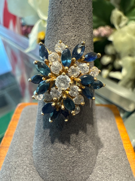 Gold cluster ring