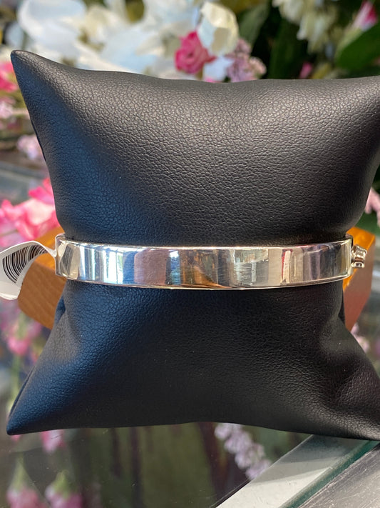 Silver Cuff Bracelet With Ribbon Design