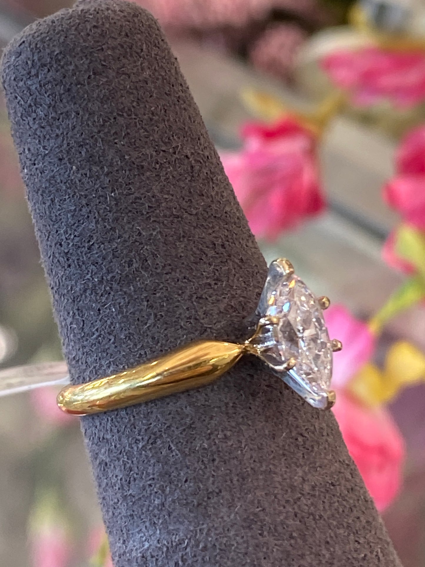 18k Yellow Gold Diamond Engagement Ring