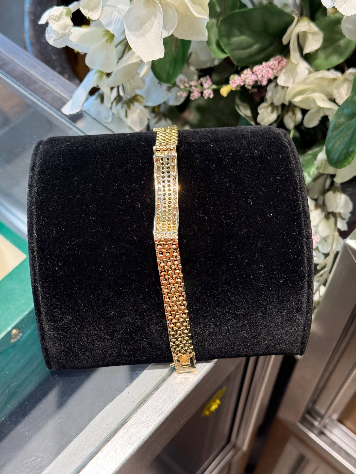 Gold bracelet
