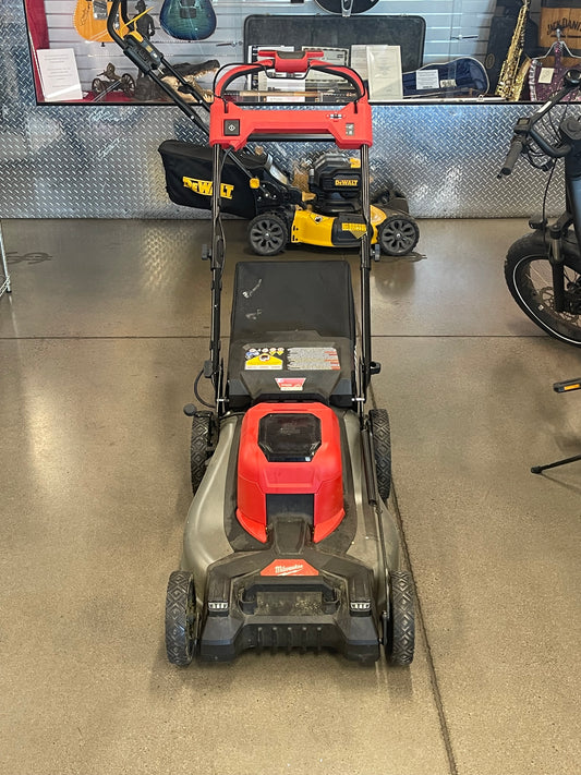 Cordless Milwaukee Lawnmower (126691) MMP