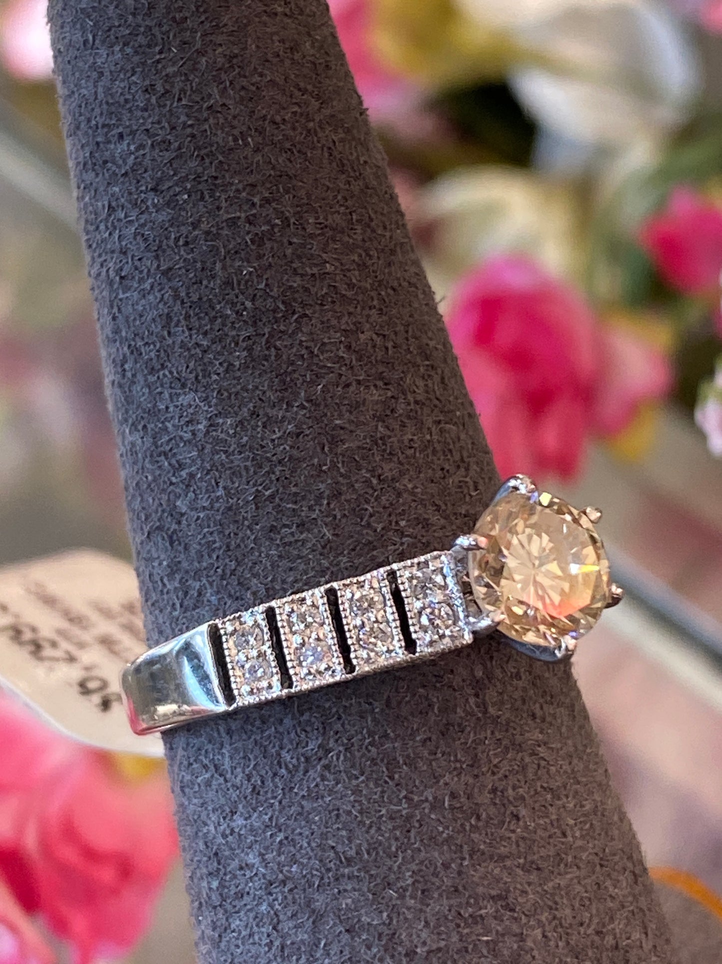 18k White Gold Diamond Engagement Ring