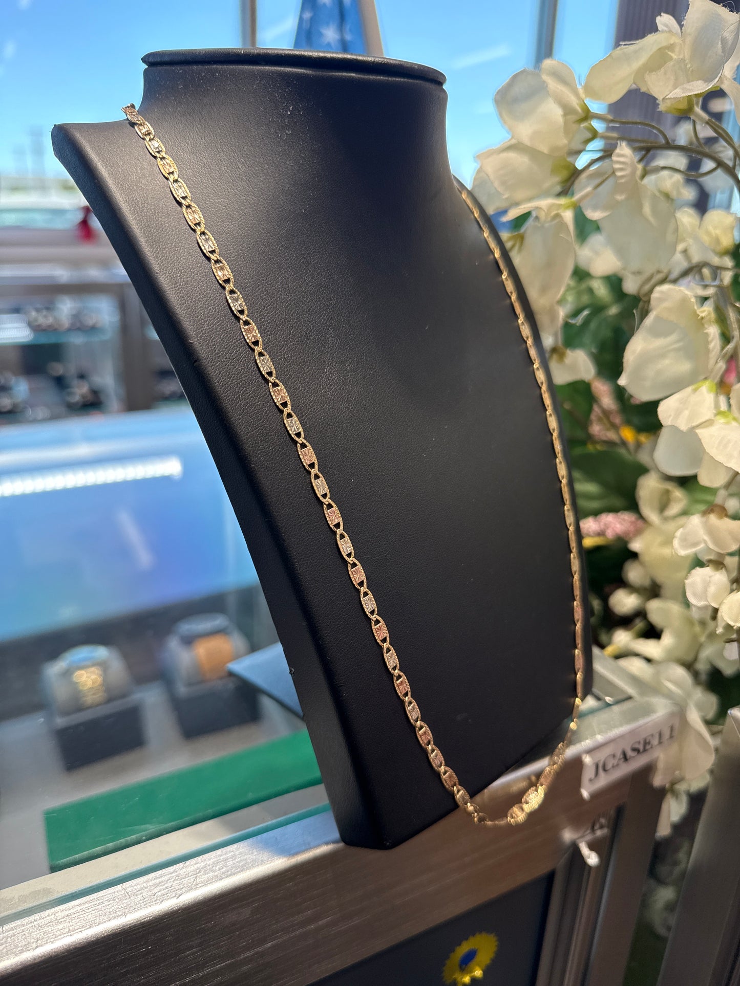 Tri colored gold chain