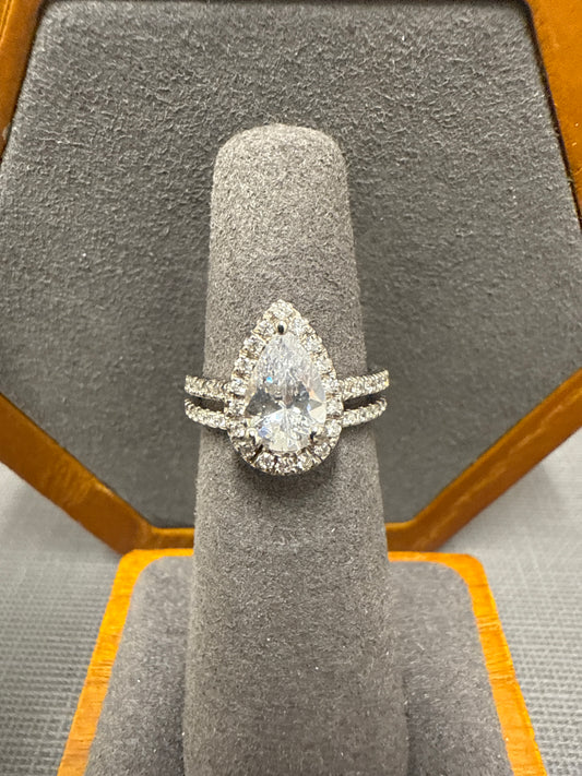 White gold ring